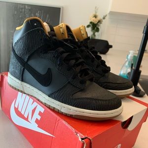 Nike dunk hi skinny print shoes